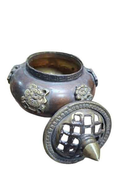 tibetano-removebg-preview